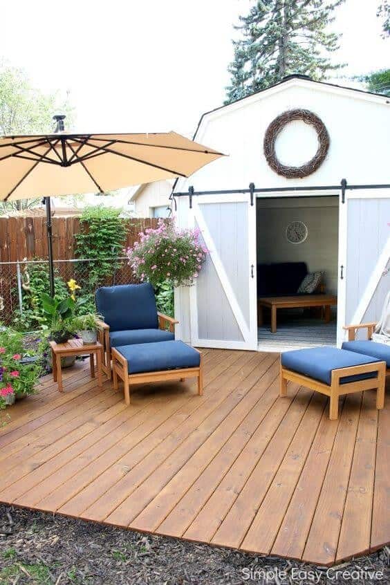 Make a Statement with a Backyard House Deck