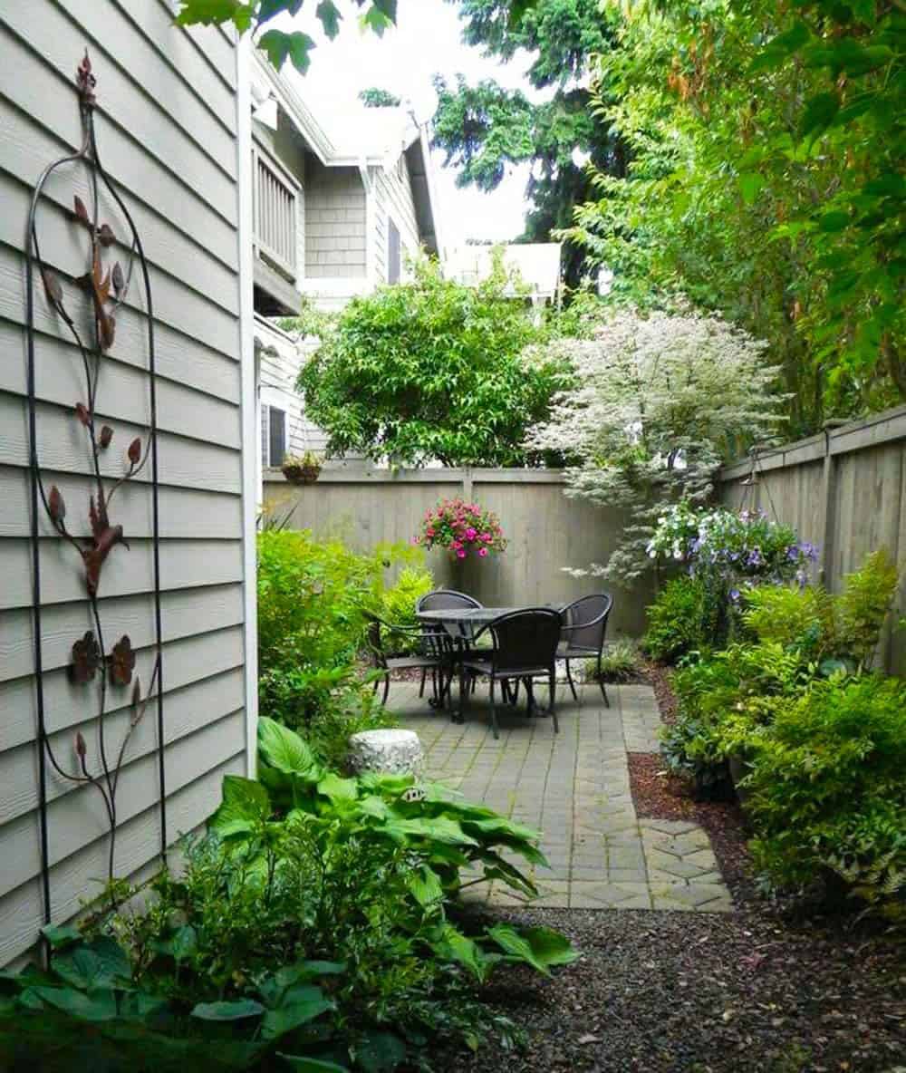 Secluded Garden Nook