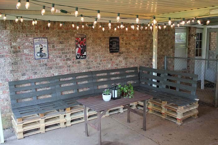 Make an Inviting Outdoor Environment with Pallet Seating