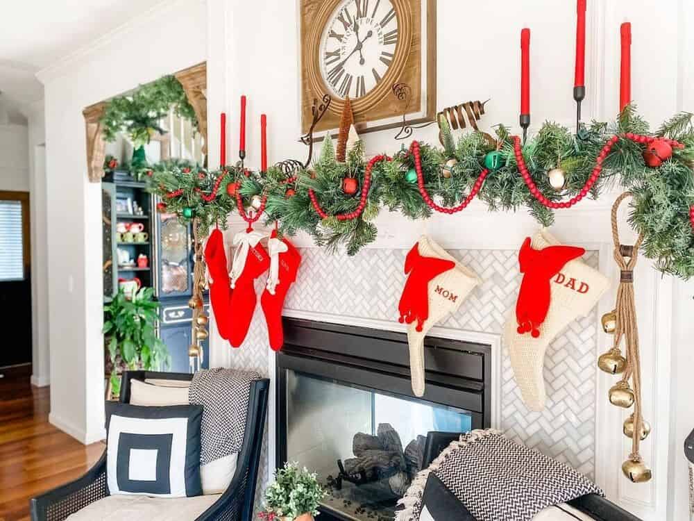 Turn Your Mantel into an Inviting Christmas Wonderland