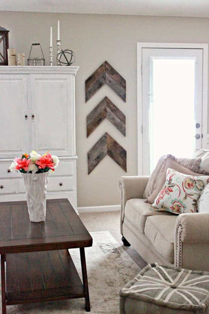 Embellish Your Home with Reclaimed Wood Wall Chevron Art