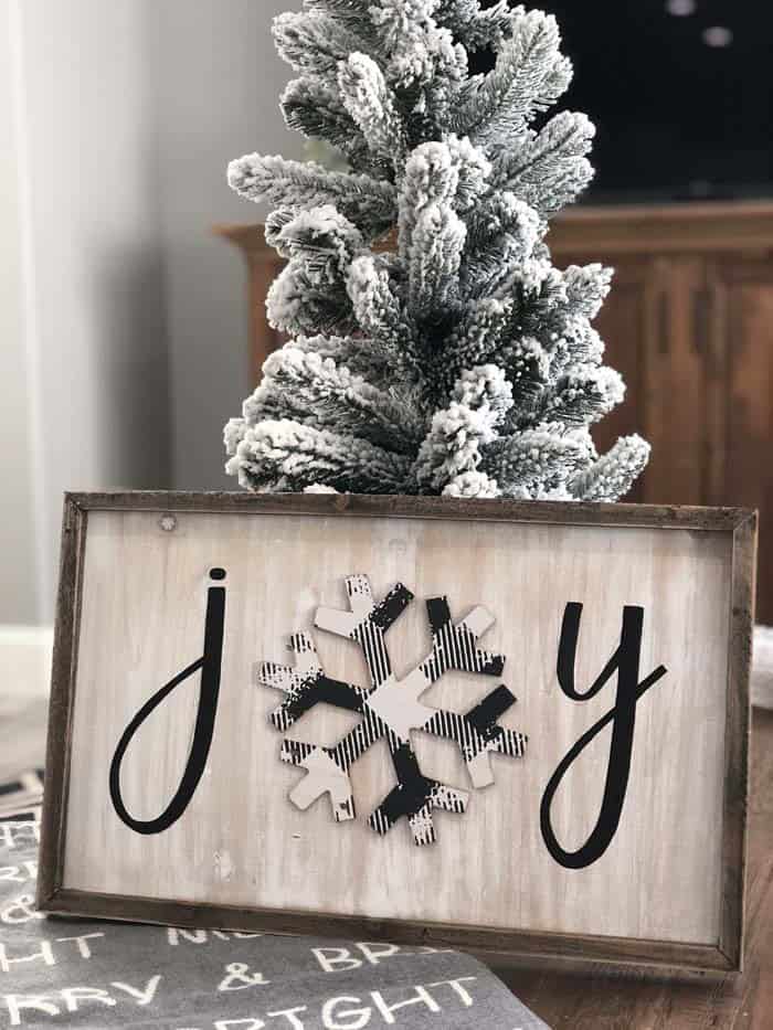 Create a Suave Joy Rustic Christmas Sign