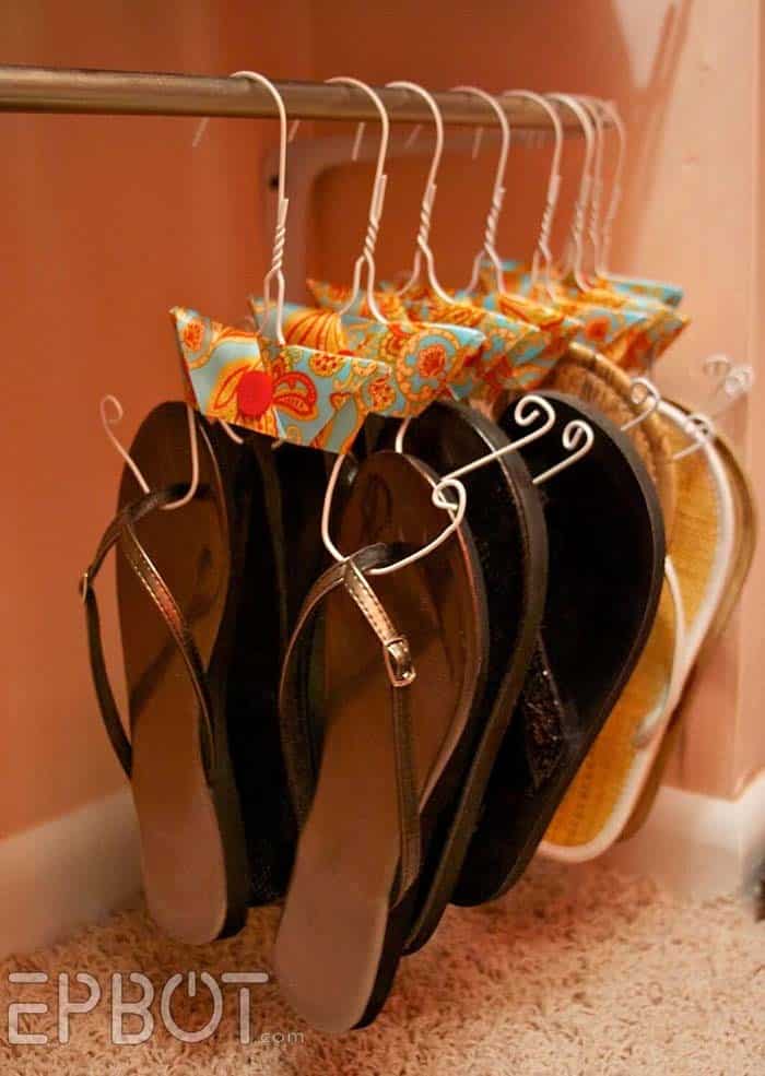 Hang up Sandals With Cute DIY Project