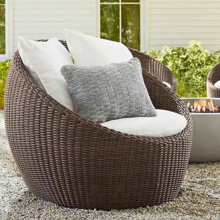 Cozy Up with Large Wicker Chairs and Luxurious Fire Pit