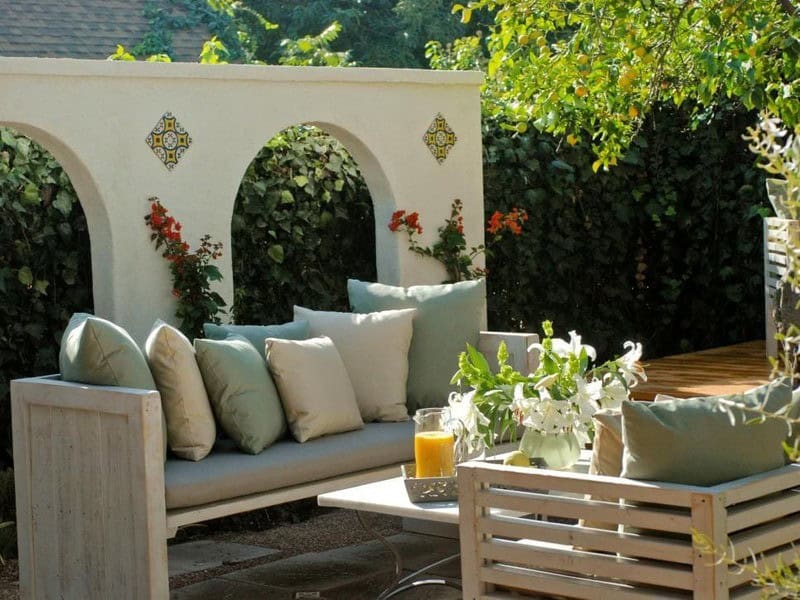 Create An Outdoor Living Room