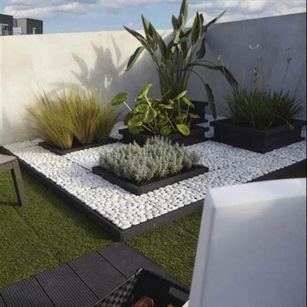 Turn Your Small Yard into a Peaceful Oasis with White Pebbles