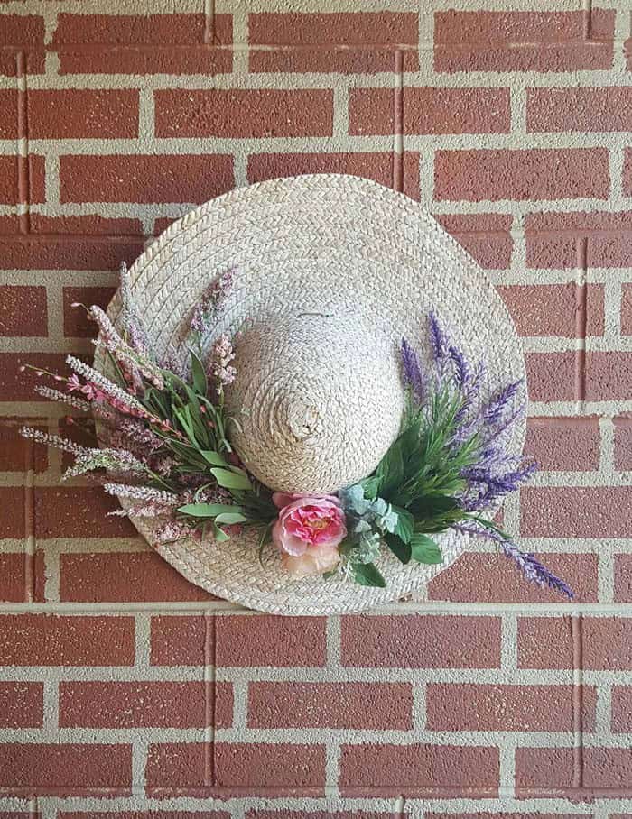 Bring Memories with a Floral Straw Hat Decor