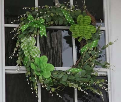 Make Your Shamrock Wreath More Natural with Plants