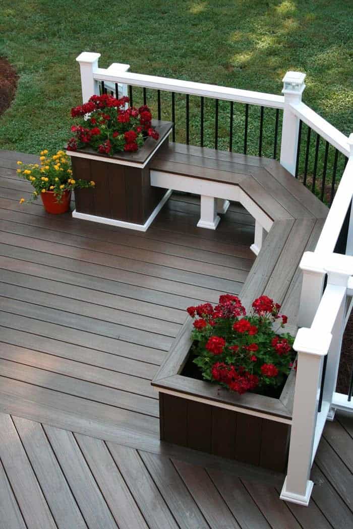 Inviting Patio Space with Matching Color Planters and Bench