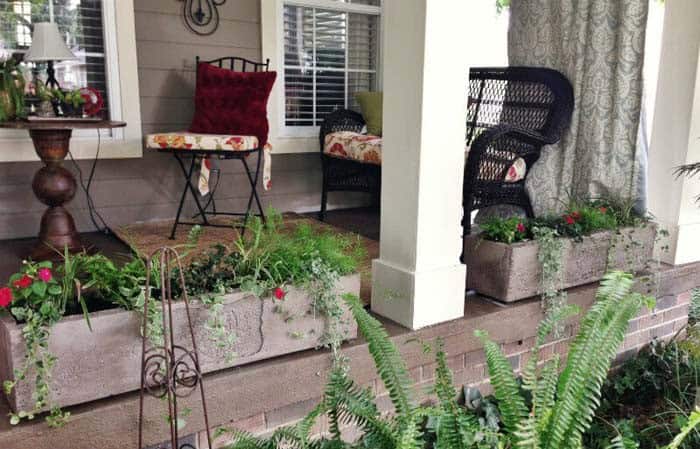 Modern Edging for Your Porch with Concrete Planters