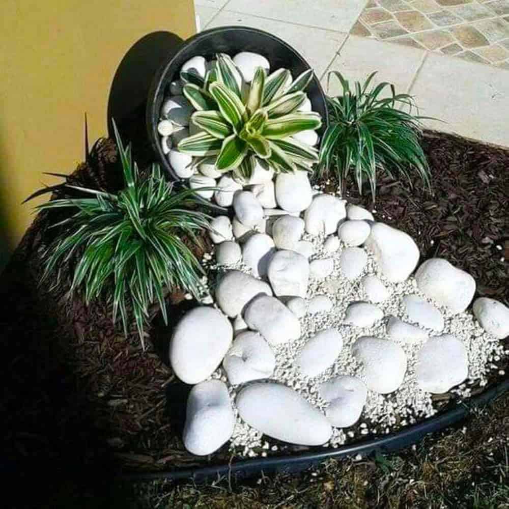 Stone Flow Arrangement