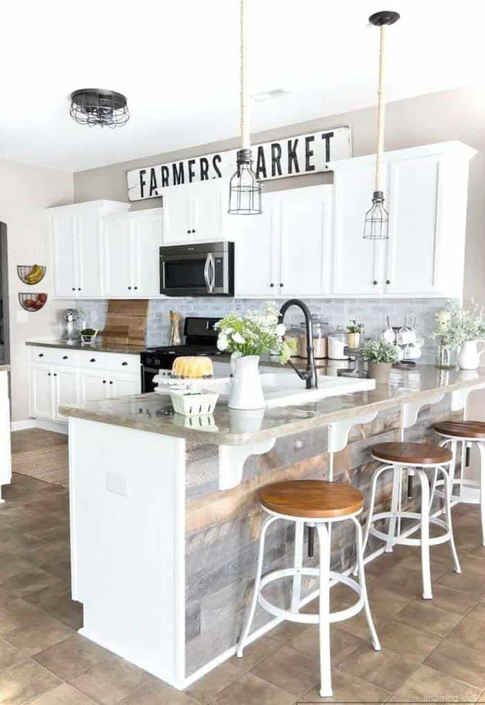 A Combination of Modern and Farmhouse Styles