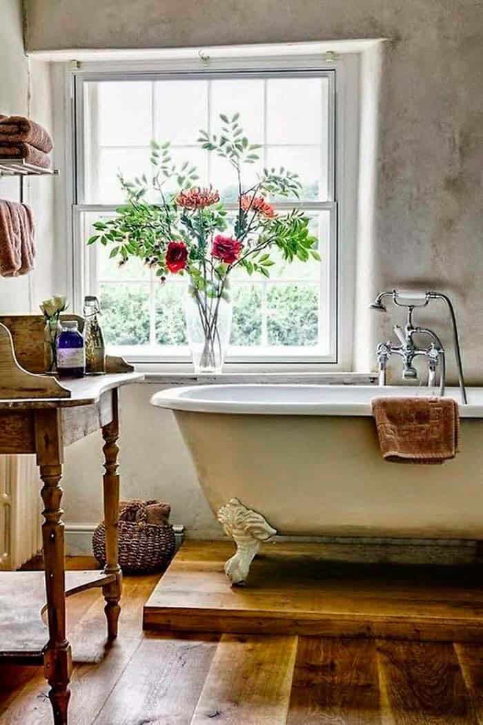 Clawfoot Vintage Tub Is Classic Farmhouse