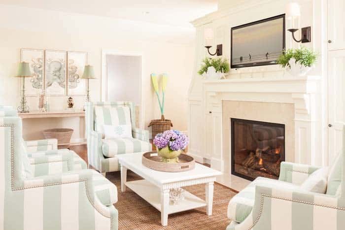 Subtle Turquoise For A Delicate Coastal Decor