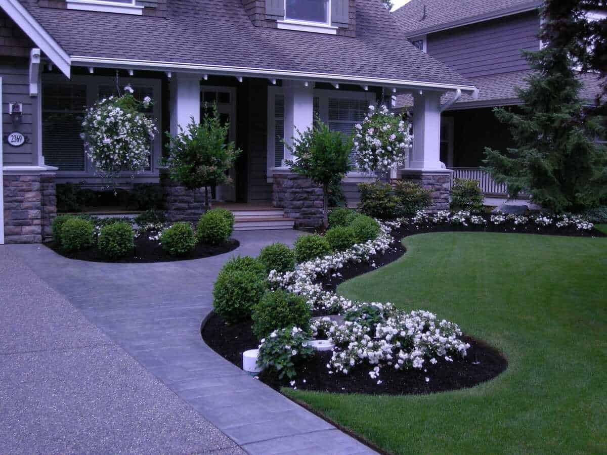 Elegant Style Flower Bed