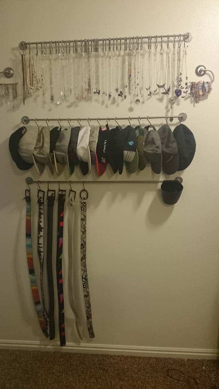 Efficiently Store Your Accessories with a DIY Hanging Method