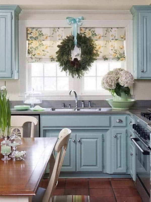 Transform Your Kitchen Sink with a Christmas Wreath