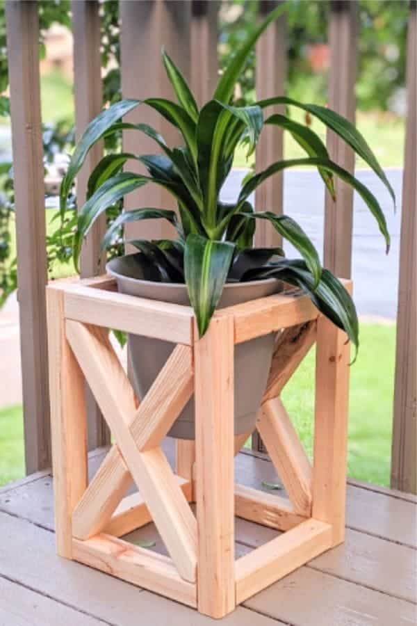 DIY Wood Plant Holder Cube